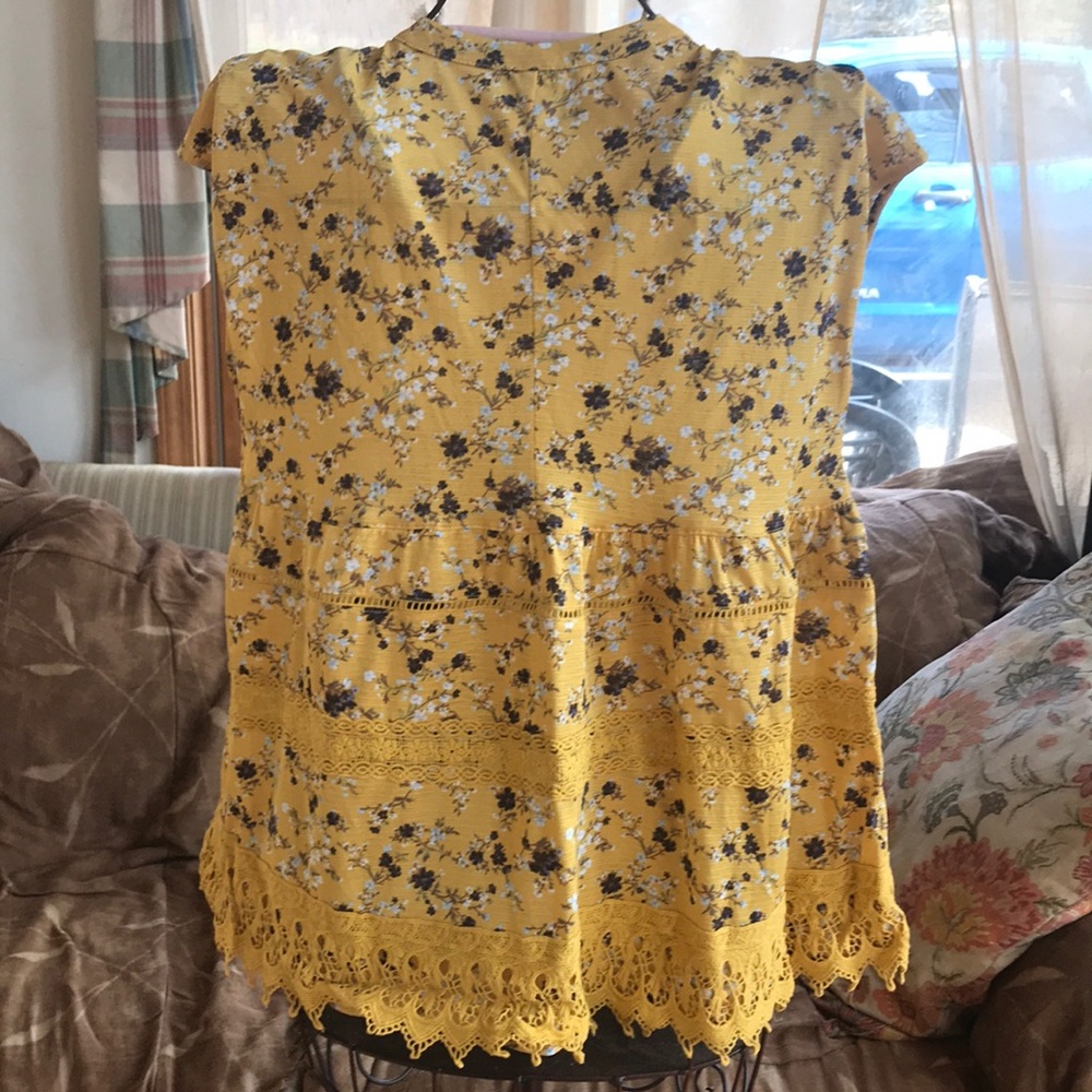 Top - Picture 2 of 5